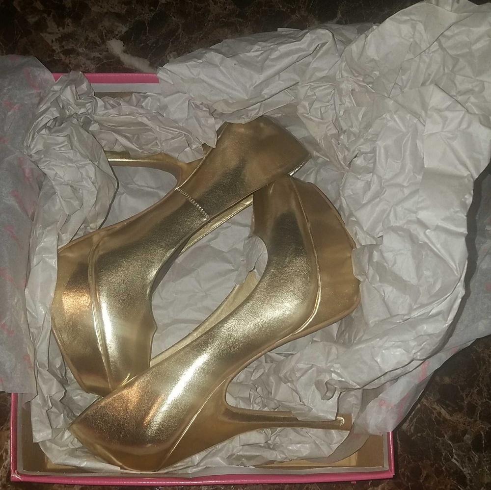Qupid Metallic Gold Heels